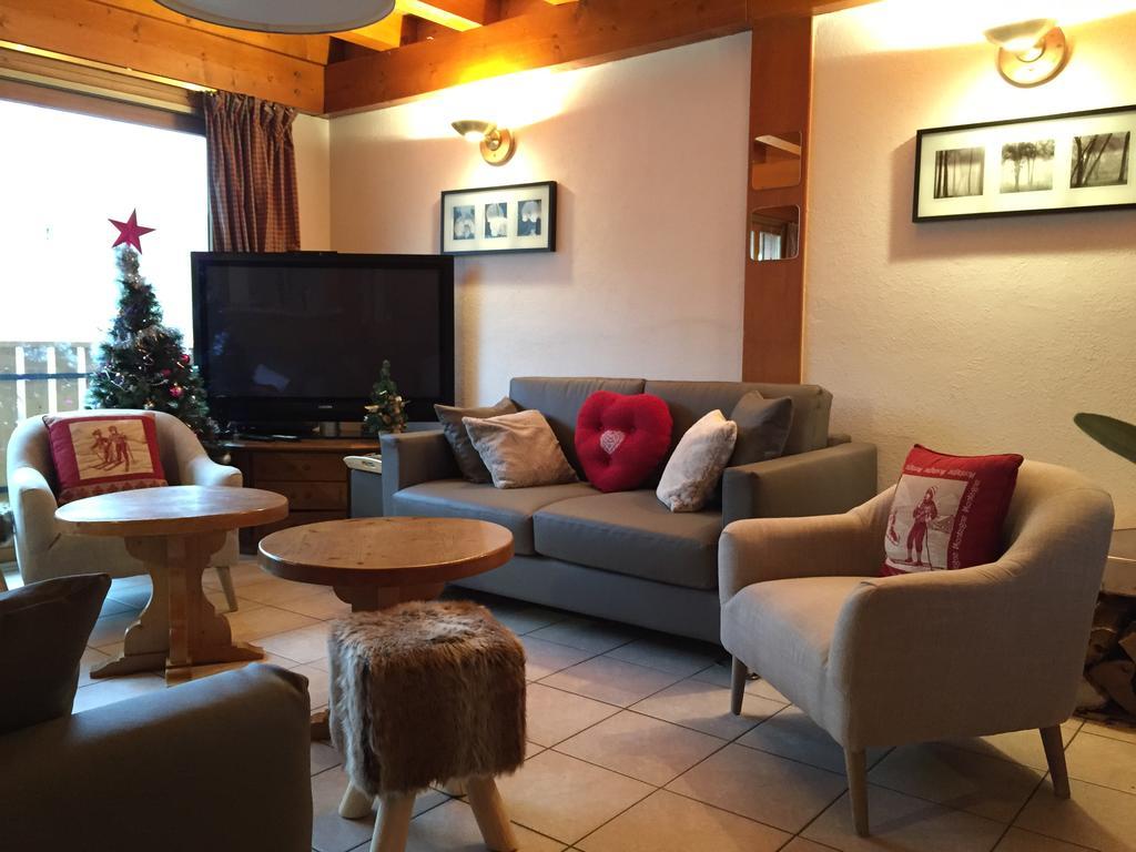 Chalet Hotel Aiguille Blanche Logis เลส์เฌต์ ภายนอก รูปภาพ