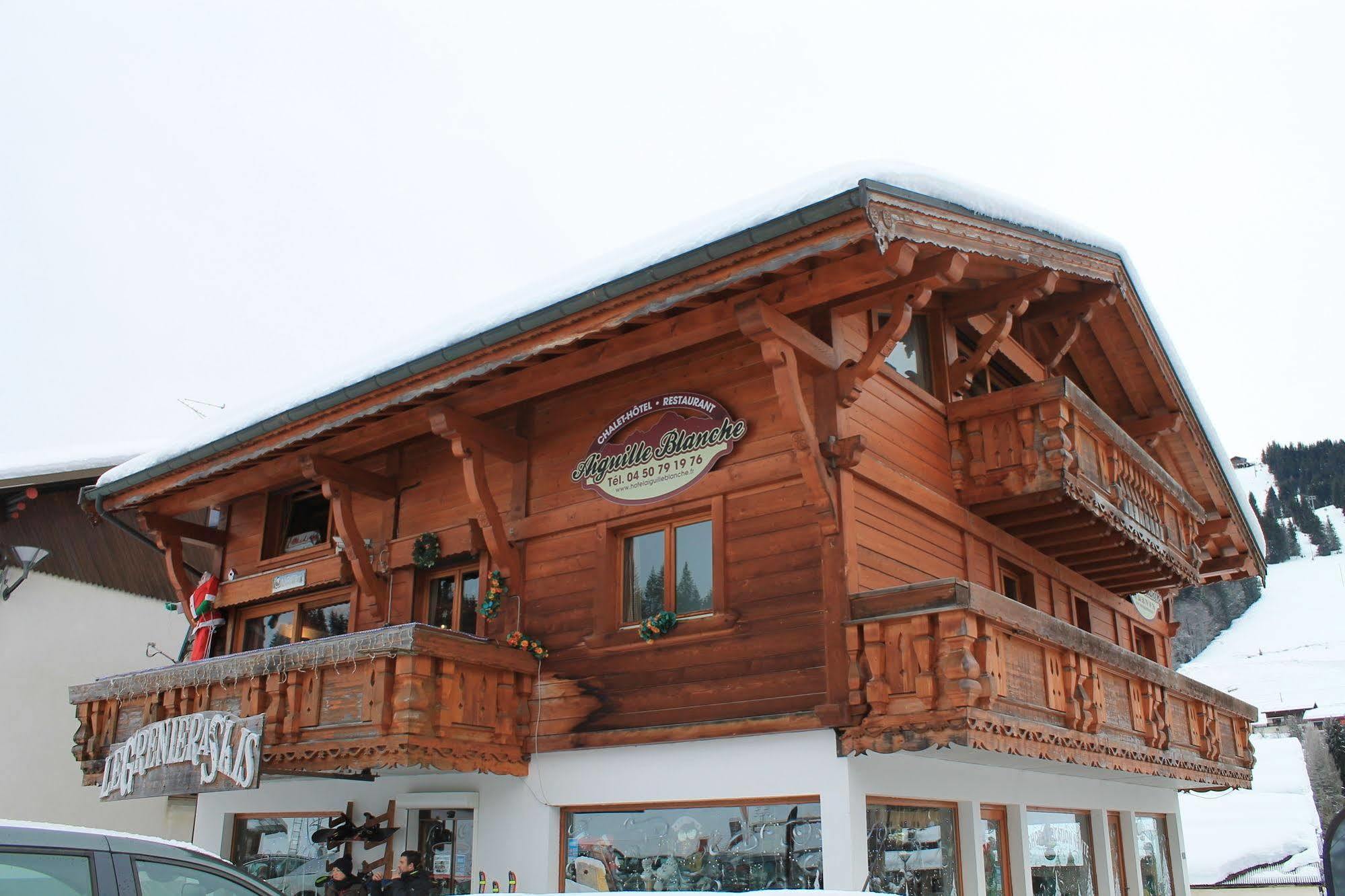 Chalet Hotel Aiguille Blanche Logis เลส์เฌต์ ภายนอก รูปภาพ