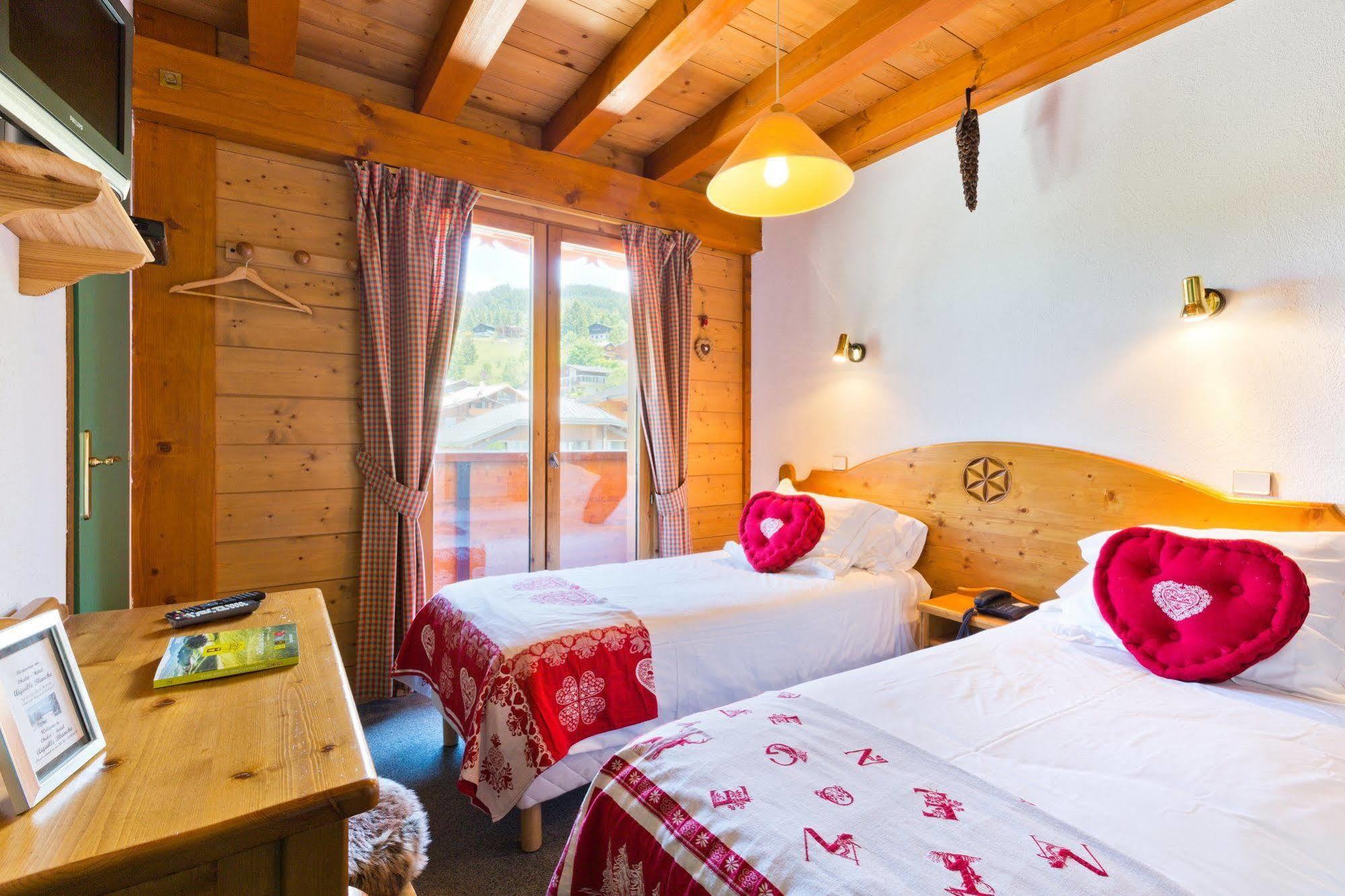 Chalet Hotel Aiguille Blanche Logis เลส์เฌต์ ภายนอก รูปภาพ