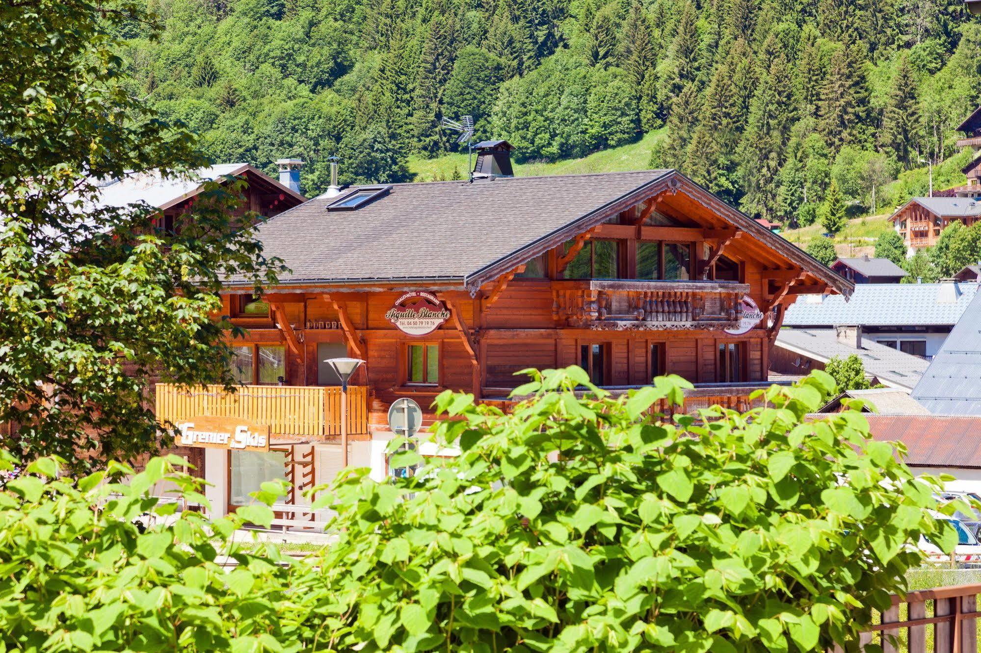 Chalet Hotel Aiguille Blanche Logis เลส์เฌต์ ภายนอก รูปภาพ